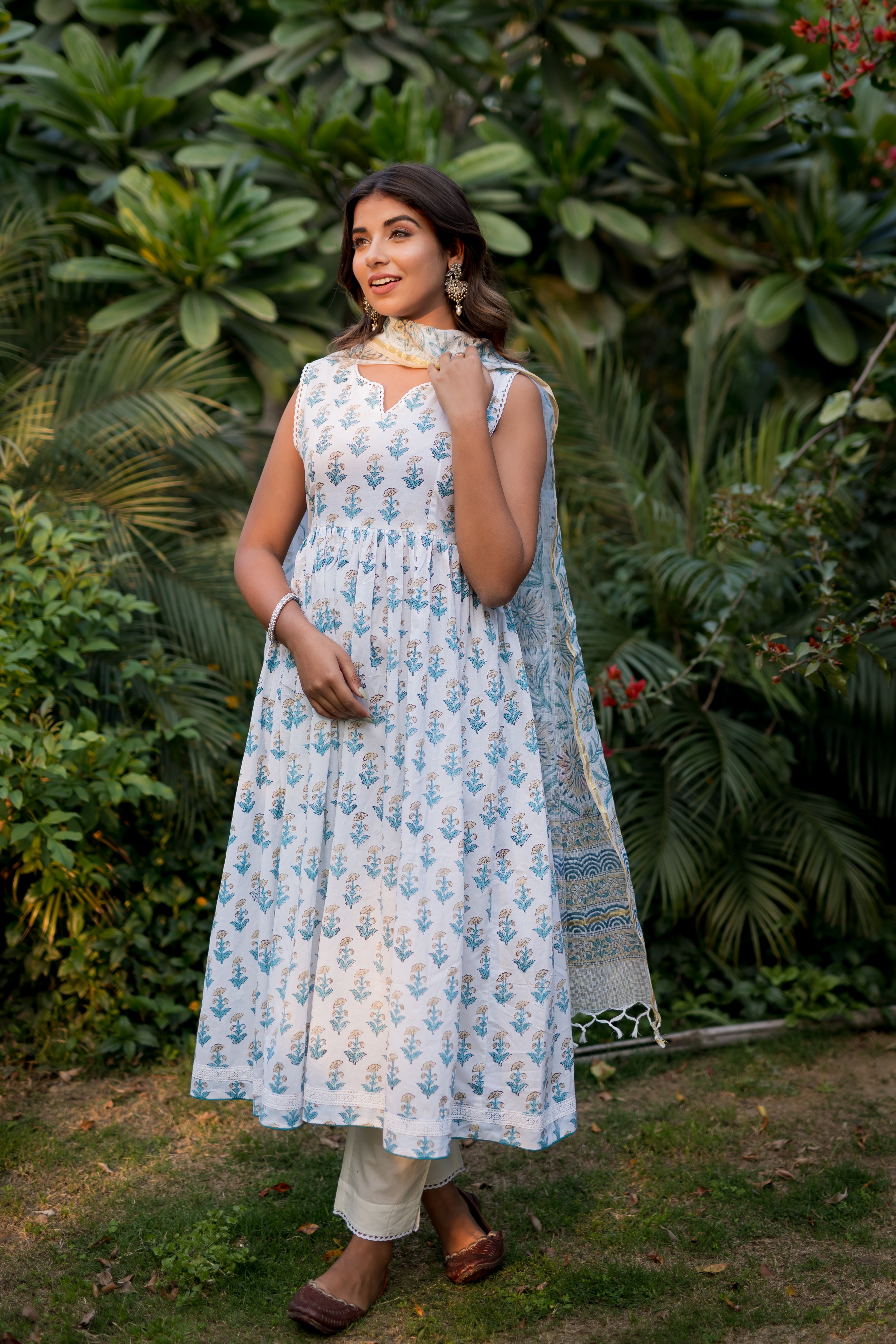 Blue Booti Gathered Sleeveless Kurta Set of 3