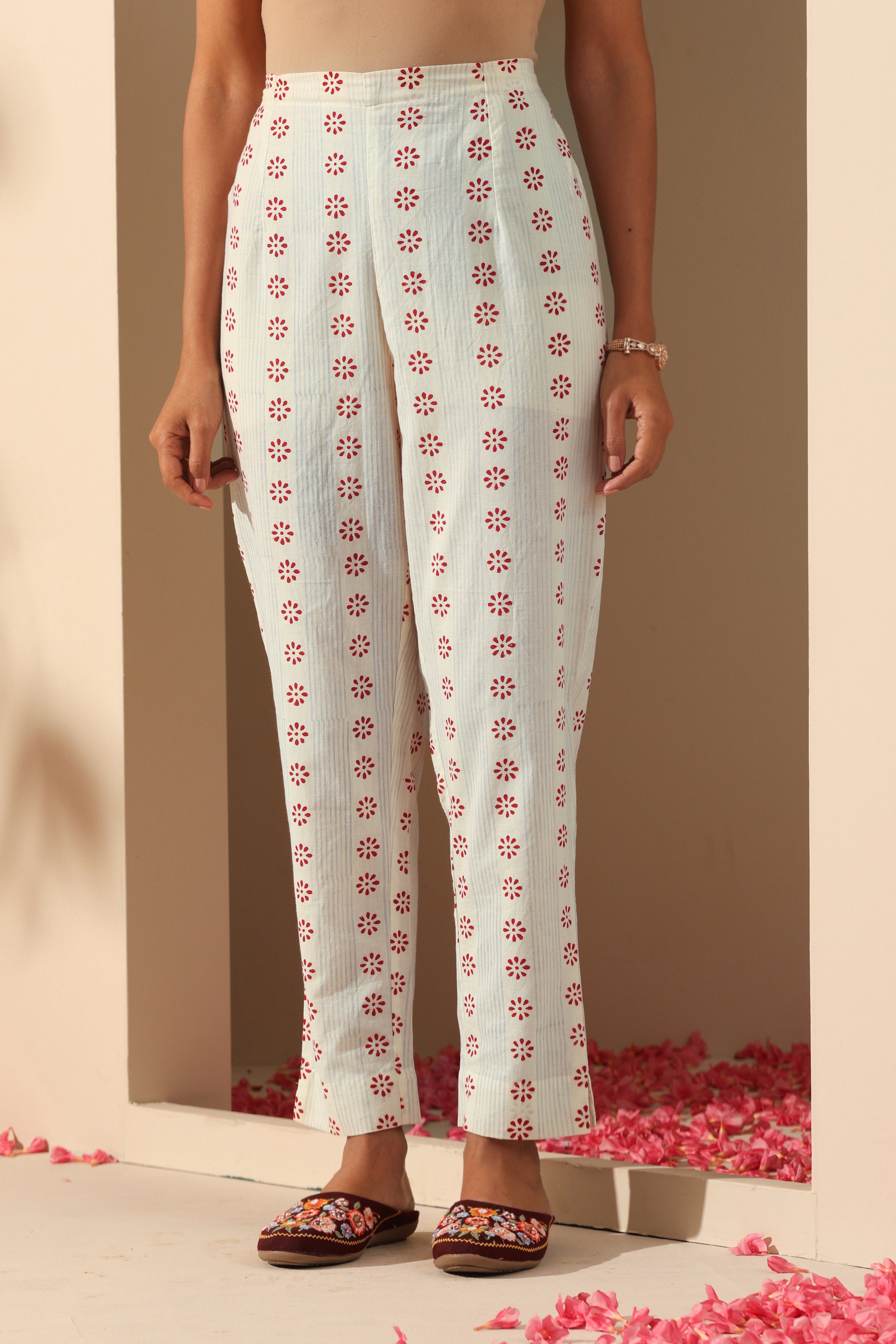 Ivory Gota Patti Embroidered Chanderi Kurta Set of 3