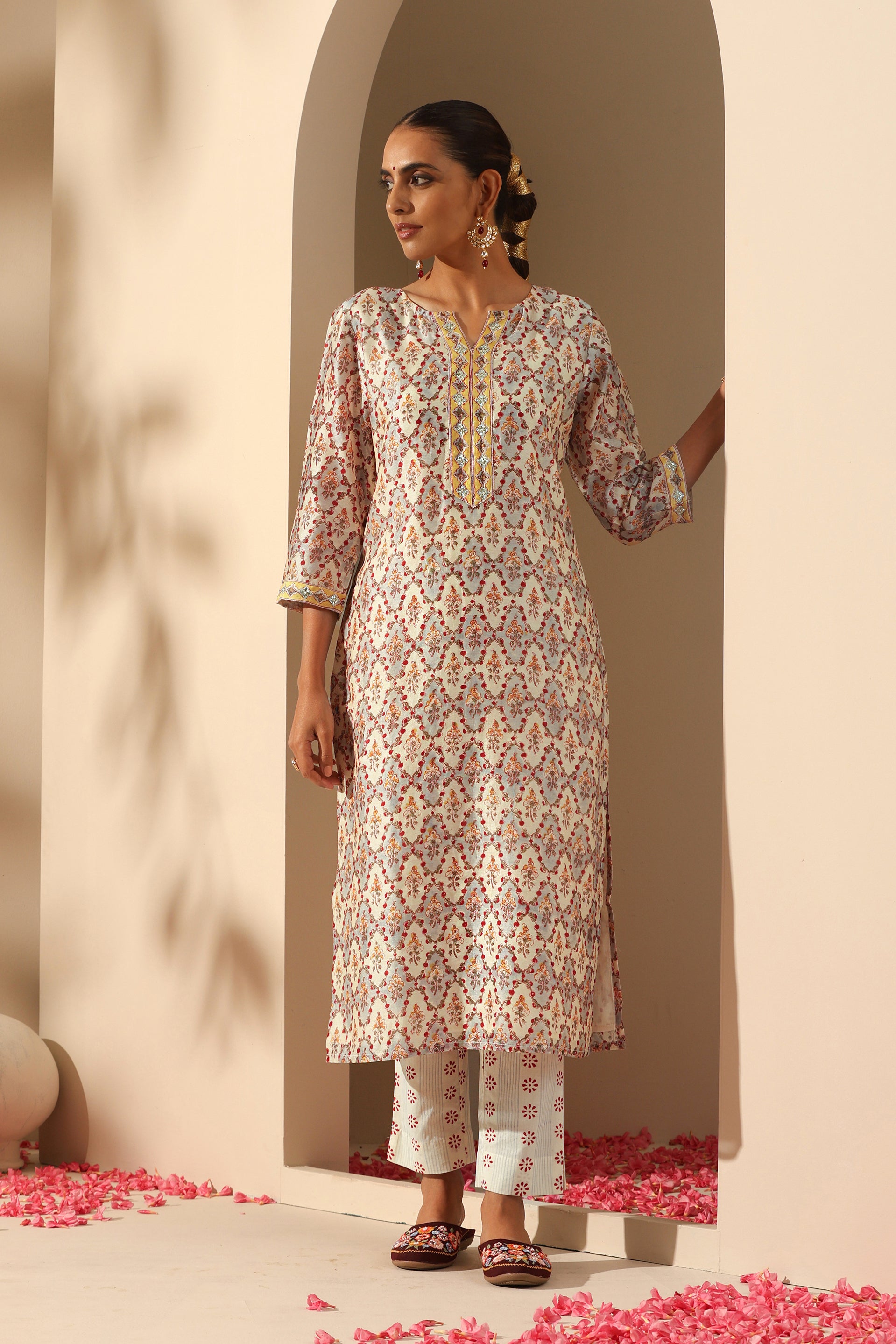 Ivory Gota Patti Embroidered Chanderi Kurta Set of 3