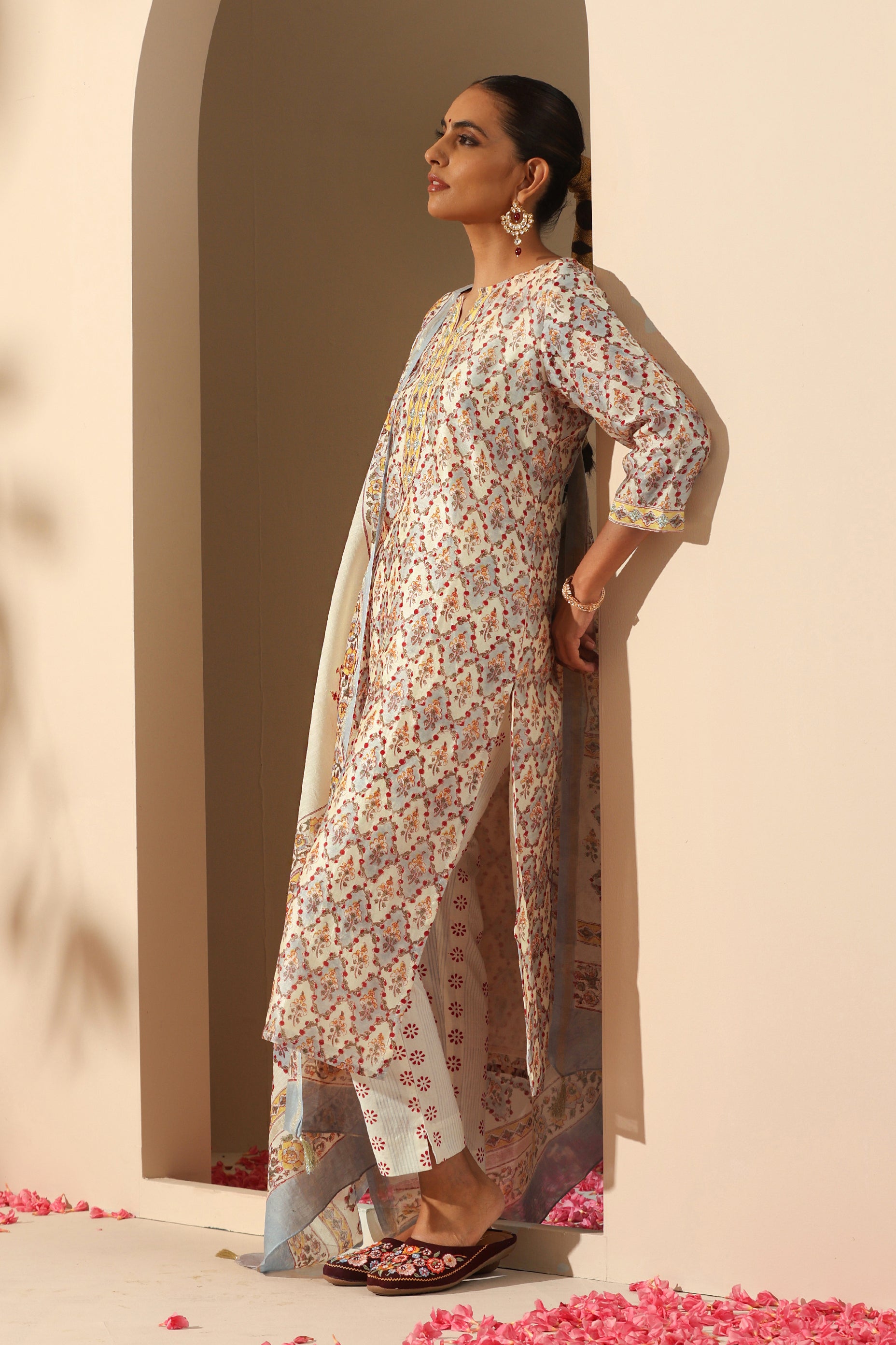 Ivory Gota Patti Embroidered Chanderi Kurta Set of 3